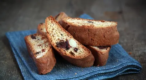 Biscotti with almonds and chocolate
