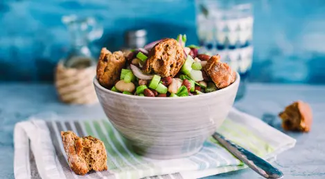Lenten salad with beans