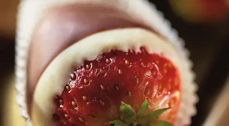 Fondue black and white