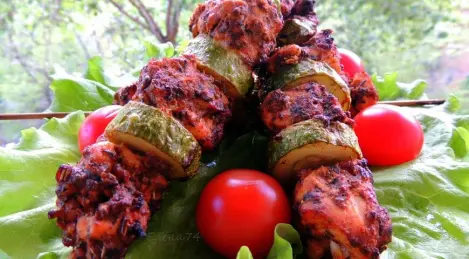 Brochetas de pollo a las hierbas aromáticas