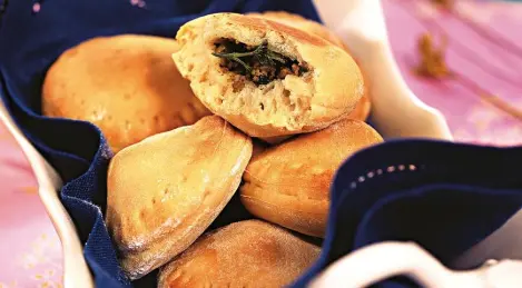 Pies stuffed with turkey heart