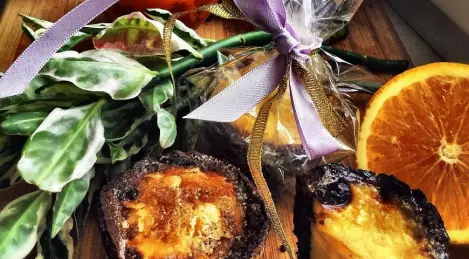 Chocolate tartlets with orange creme brulee