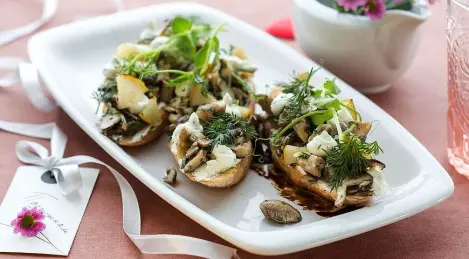 Bruschetta aux champignons et poires