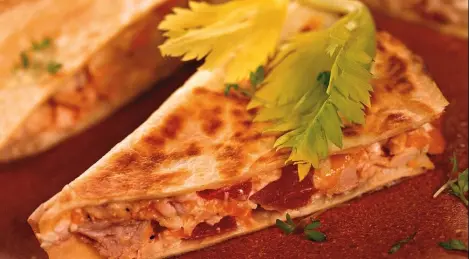 Quesadillas with chicken and apples