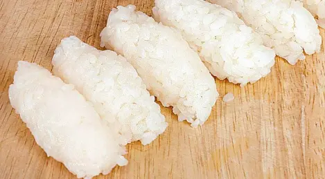 Rice for sushi (sumeshi)