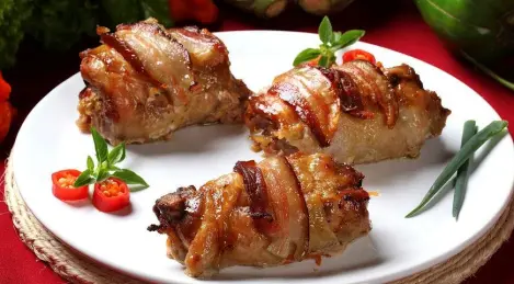 Rouleaux de poulet farcis à la sauce moutarde