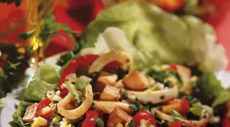 Ensalada de calamares fritos