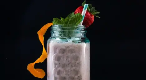 Minz-Erdbeer-Cocktail