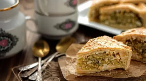 Pie with cabbage and egg