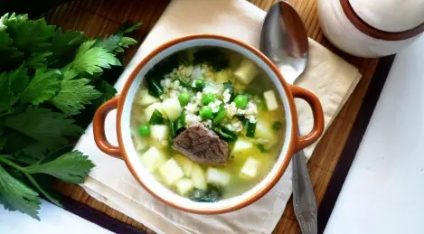 Sopa con calabacín y bulgur