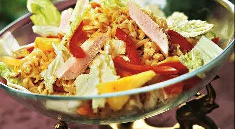 Salade de poulet au curry vert