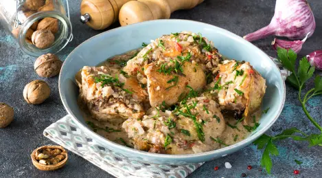 Satsivi de poulet domestique