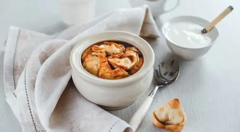 Kundyubki with sauerkraut and mushrooms