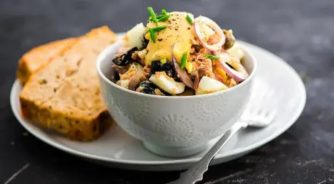 Salade au thon et oeuf