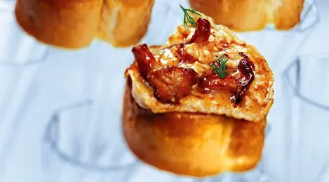 Revuelto with ham and smoked sausage