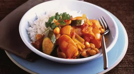 Spicy vegetables with chickpeas