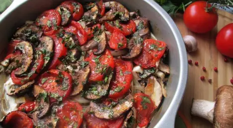 Greek appetizer Buyurdi