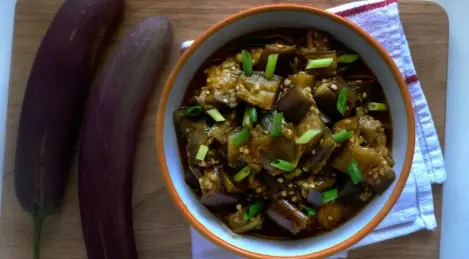 Eggplant salad with ginger