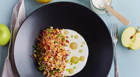 Crispy vegetable salad with couscous