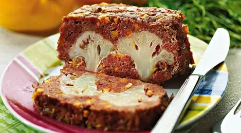 Meat casserole with cauliflower