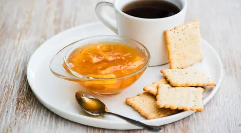 Grape jam with lemon