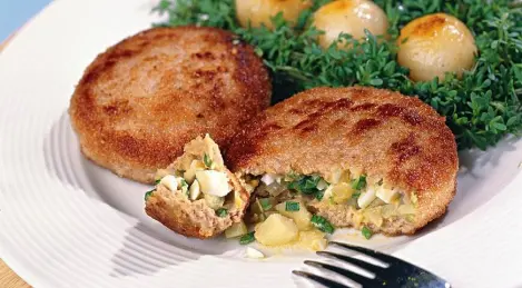 Zrazy avec œuf, oignon et pomme