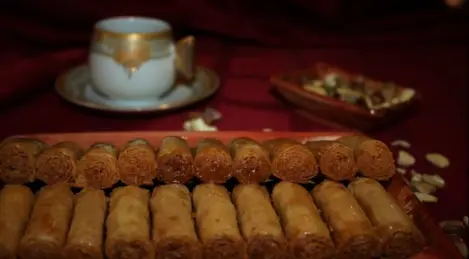 Oriental sweets: baklava fingers