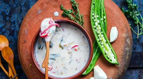 Shhuships, garlic sauce