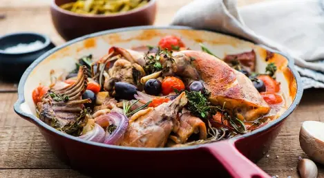 Lapin au four avec olives et herbes
