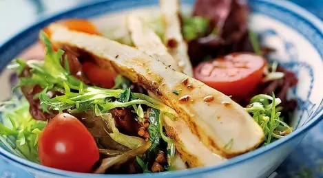 Green salad with chicken