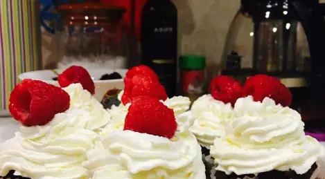 Chocolate cupcakes with lemon filling