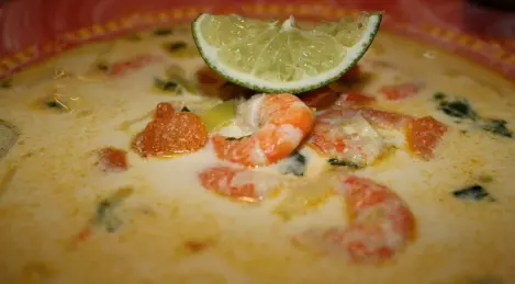 Garnelensuppe mit Kokosmilch