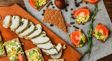 Sandwich with egg and avocado