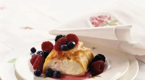 Ricotta roll with wild berries
