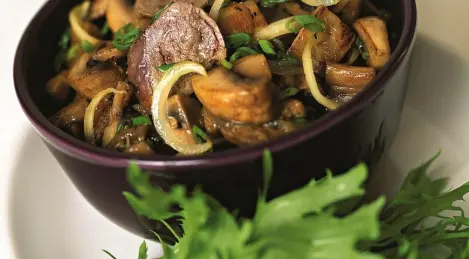 Chicken liver "Forrester" with tomatoes, mushrooms and onions