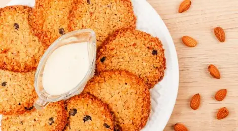 Biscuits aux amandes, aux pépites de chocolat et à l'avoine