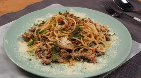 Bolognese con funghi