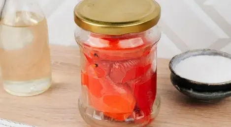 Pimientos al horno para el invierno en tarros