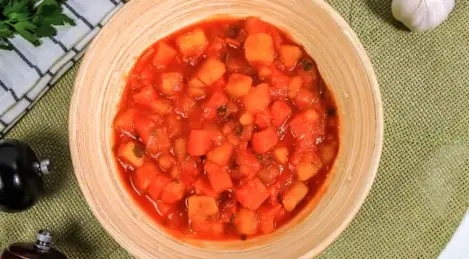 Geschmorte Kartoffeln mit Gemüse