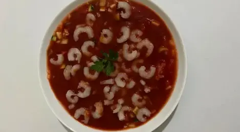 Délicieux gaspacho à la pâte de tomates