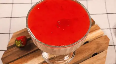 Panna cotta alla panna acida