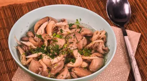 Pickled oyster mushrooms