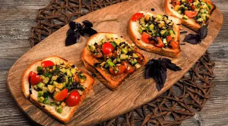 Bruschetta con aguacate