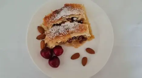 Blätterteigrolle mit Äpfeln