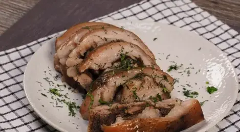 Rotolare nelle bucce di cipolla