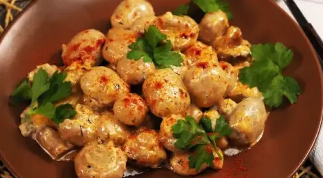 Canned champignons in the oven