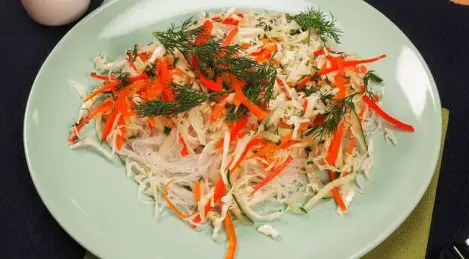 Funchoza con repollo