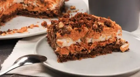 Snickers-Kuchen mit Baiser