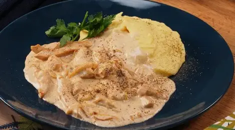 Bœuf Stroganoff avec poitrine de poulet