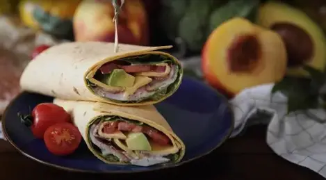 Rollito con jamón y aguacate